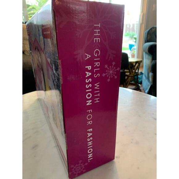 NIB Bratz Pink Winter Dream Cabin - Picture 5 of 10